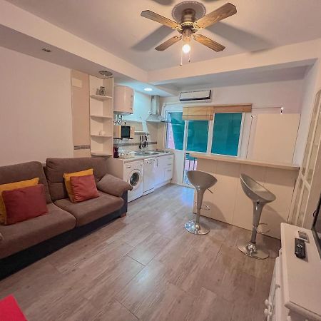 Bonito Apartamento Cerca Del Puerto Málaga Kültér fotó