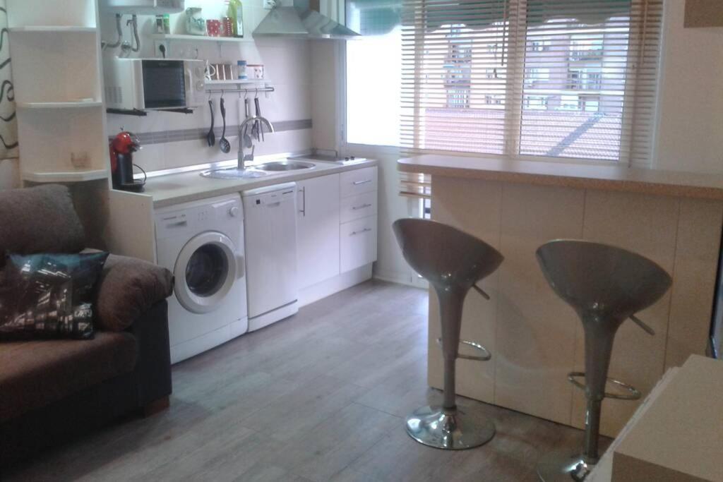 Bonito Apartamento Cerca Del Puerto Málaga Kültér fotó