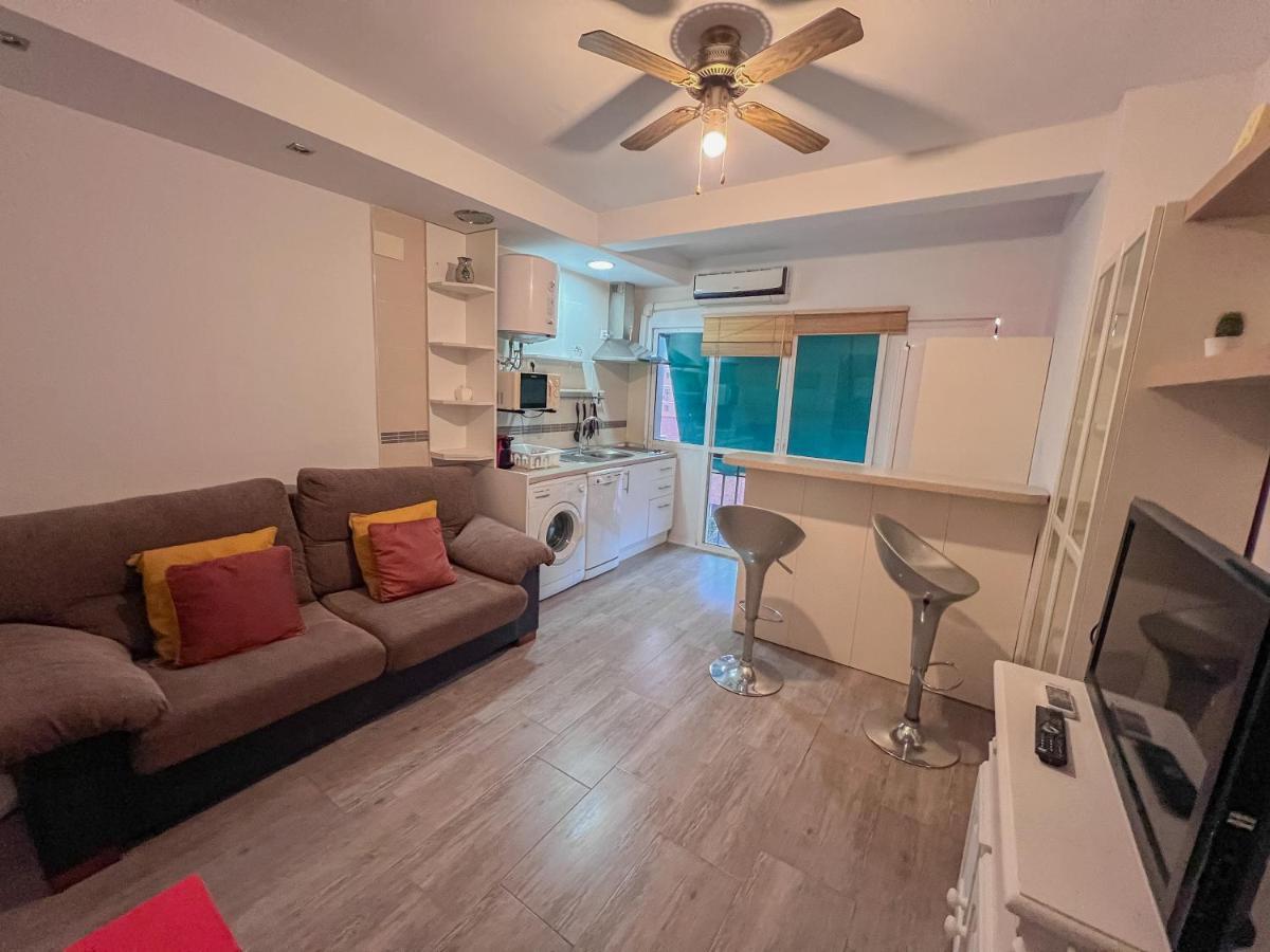 Bonito Apartamento Cerca Del Puerto Málaga Kültér fotó