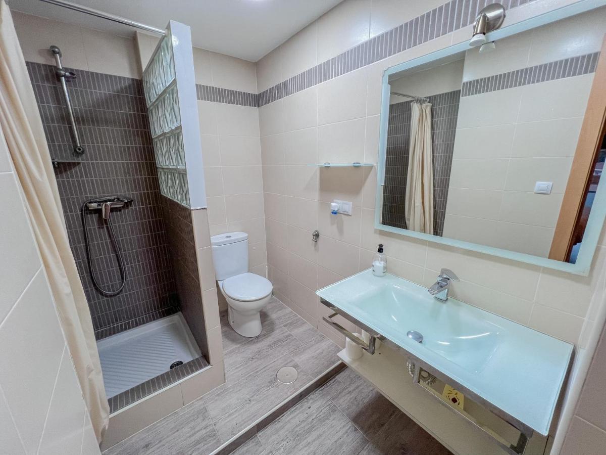 Bonito Apartamento Cerca Del Puerto Málaga Kültér fotó